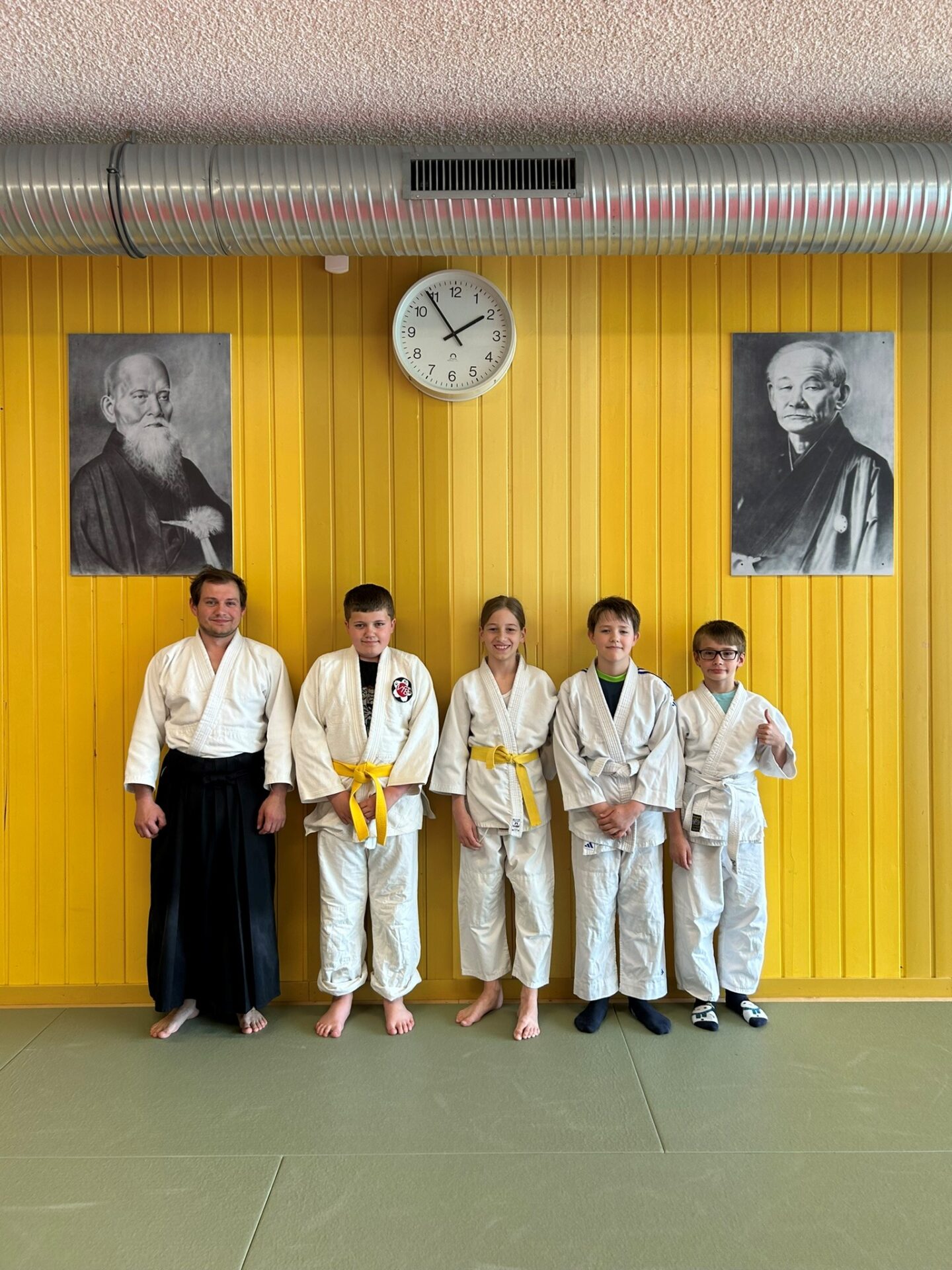 von links: Stefan (Landes-Jugend-Trainer), Bruno, Elias, Jessen, Jonah