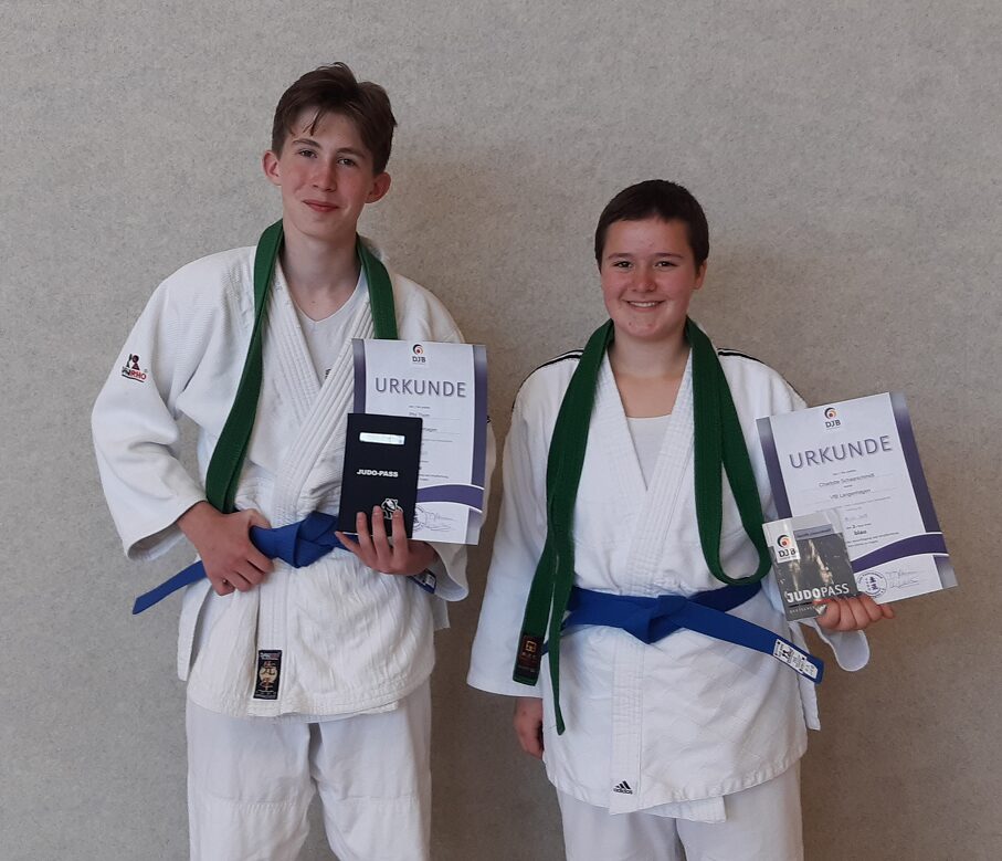 Blauer Gürtel für Charlotte und Phil