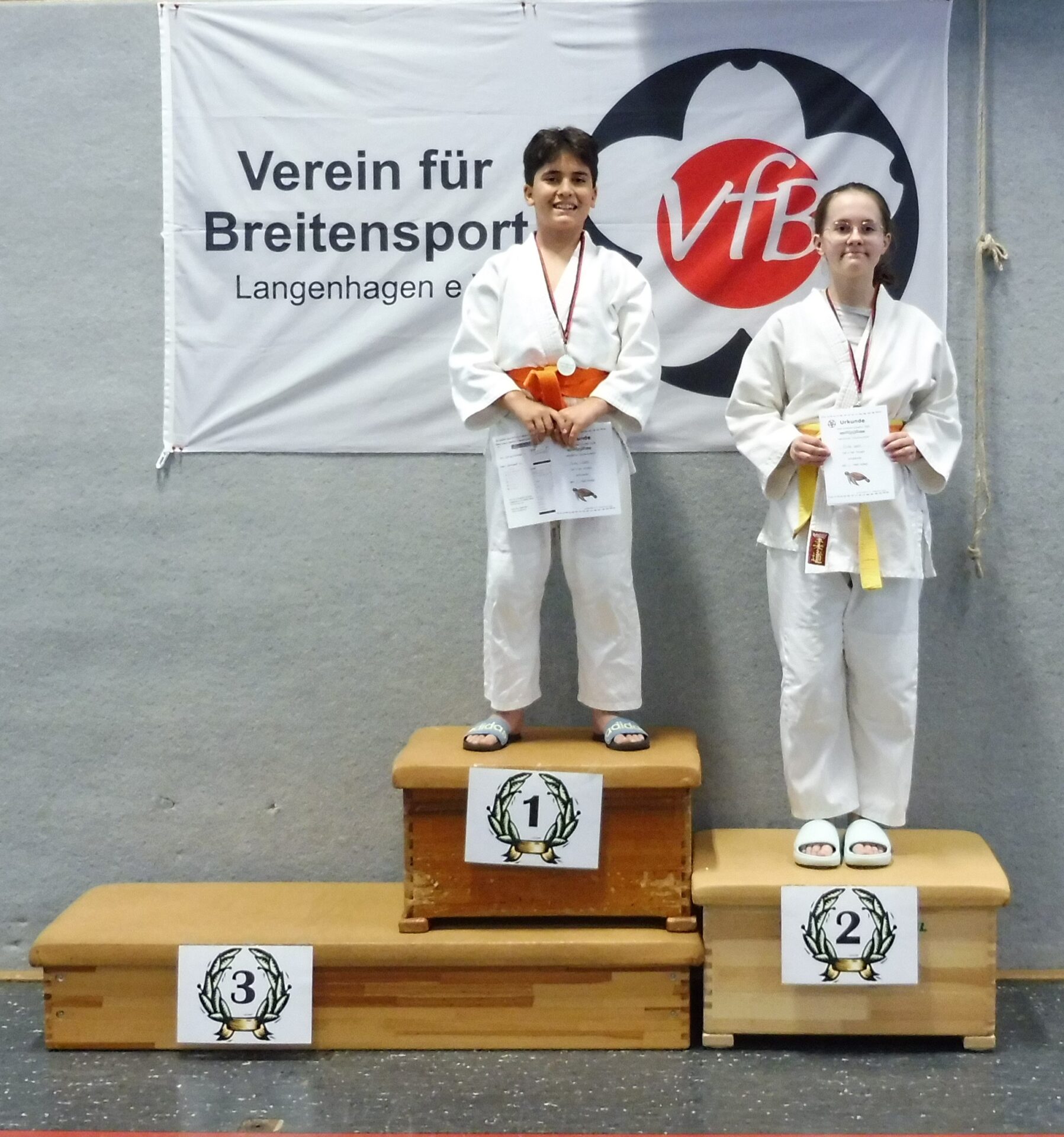 10 Jonathan Arian Elisa