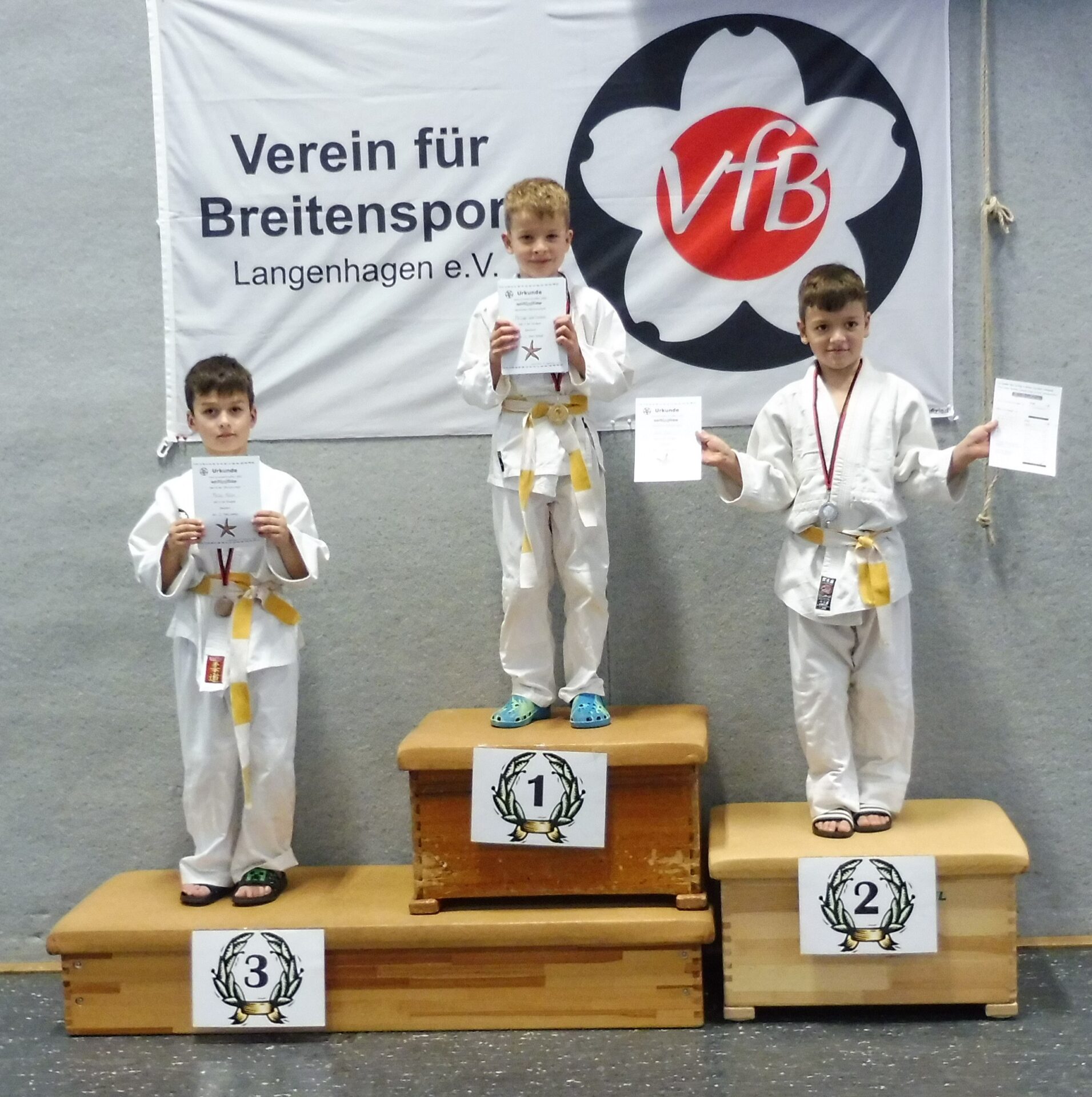 14 Philip Philipp Akin